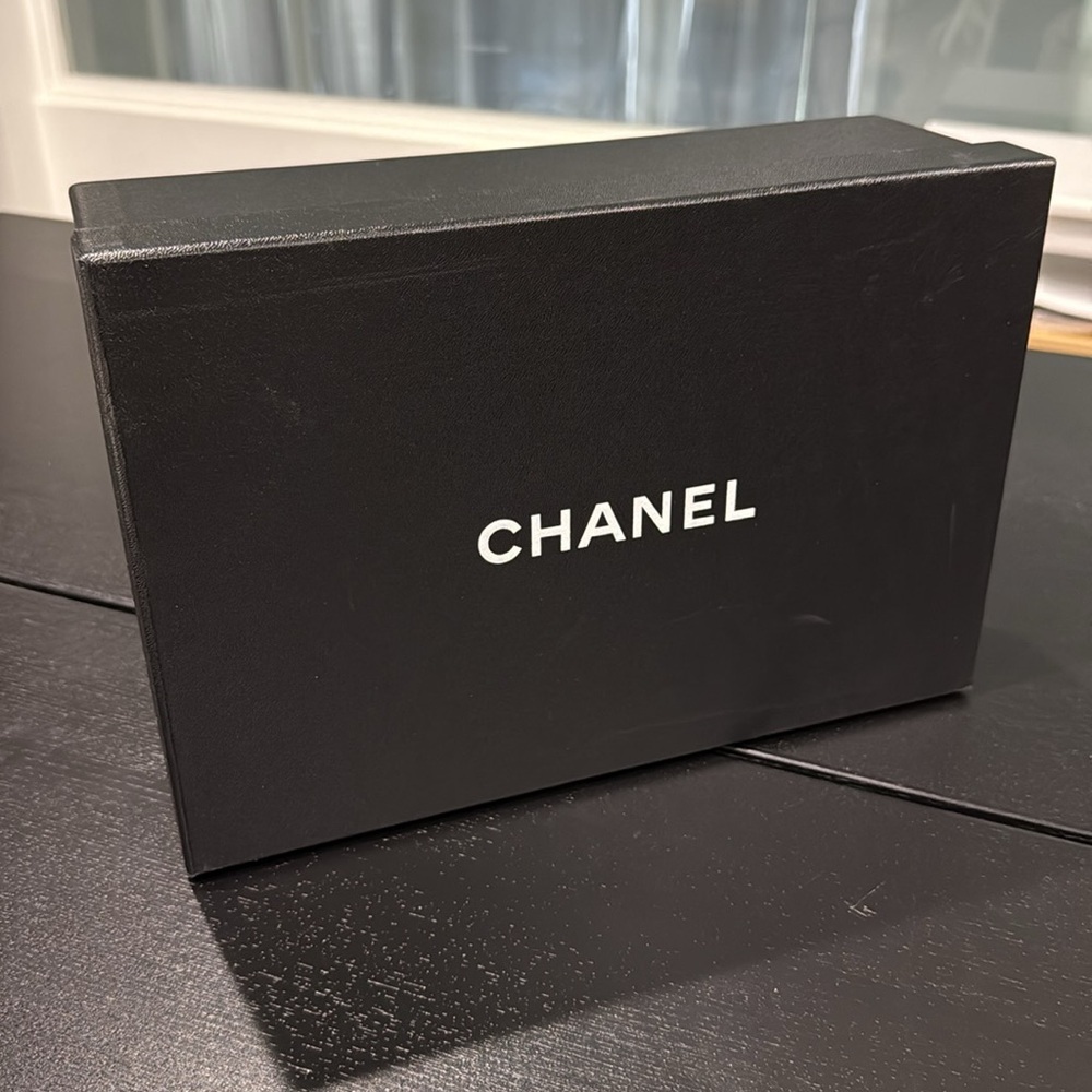 Chanel Gift Display Box - Picture 3 of 9